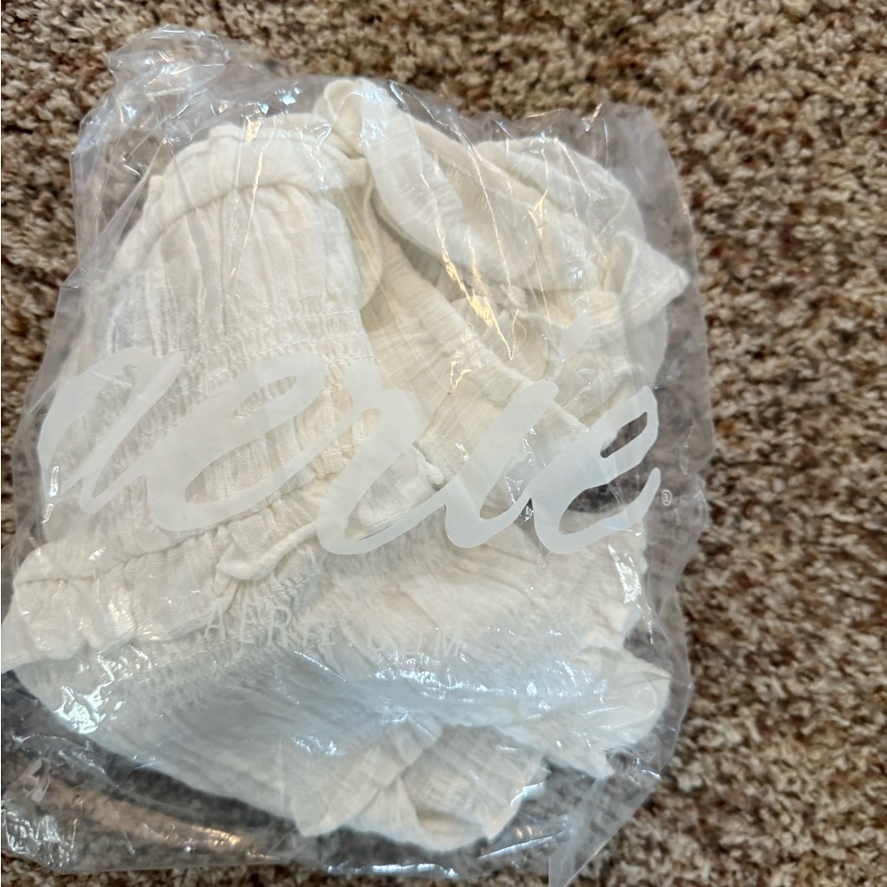 Aerie Eagle Smocked Ruffle Tank Top Size XS!  In original AE packaging! - Picture 7 of 7